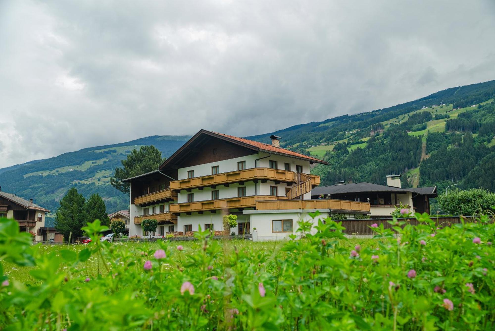 Zell Views Apartments Zell am Ziller Ngoại thất bức ảnh