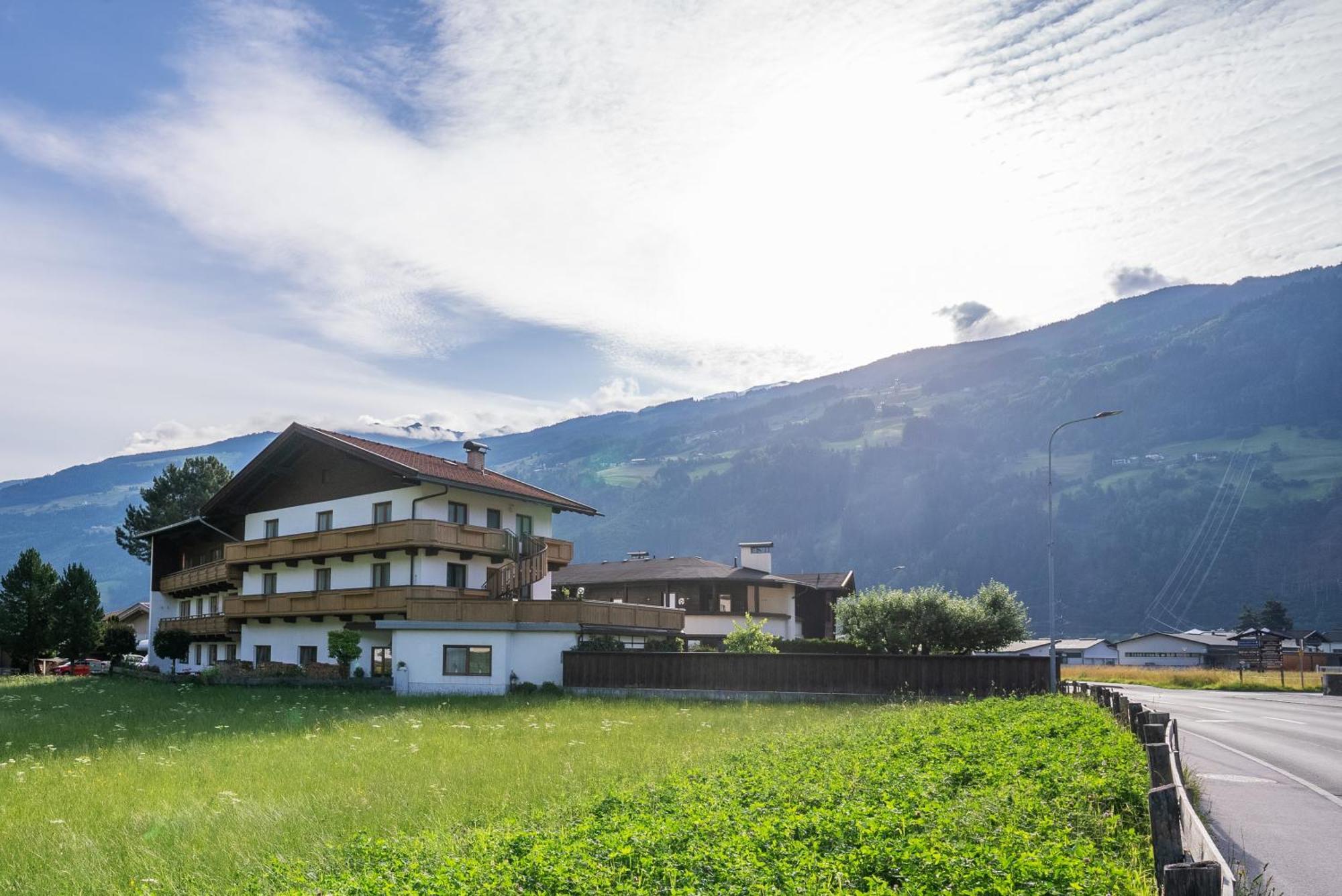 Zell Views Apartments Zell am Ziller Ngoại thất bức ảnh