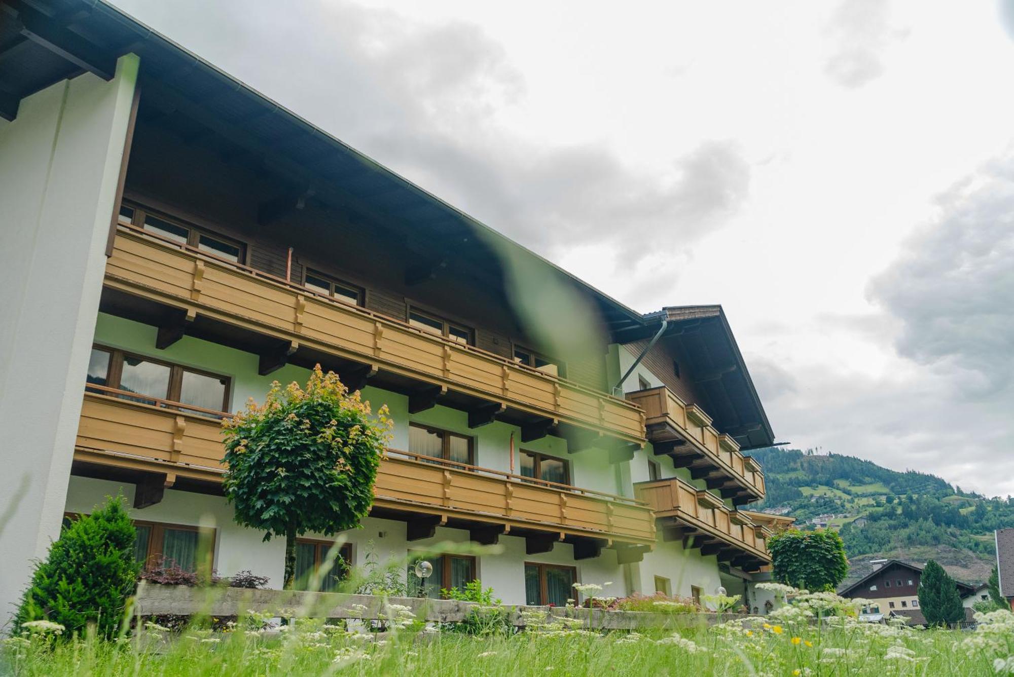 Zell Views Apartments Zell am Ziller Ngoại thất bức ảnh